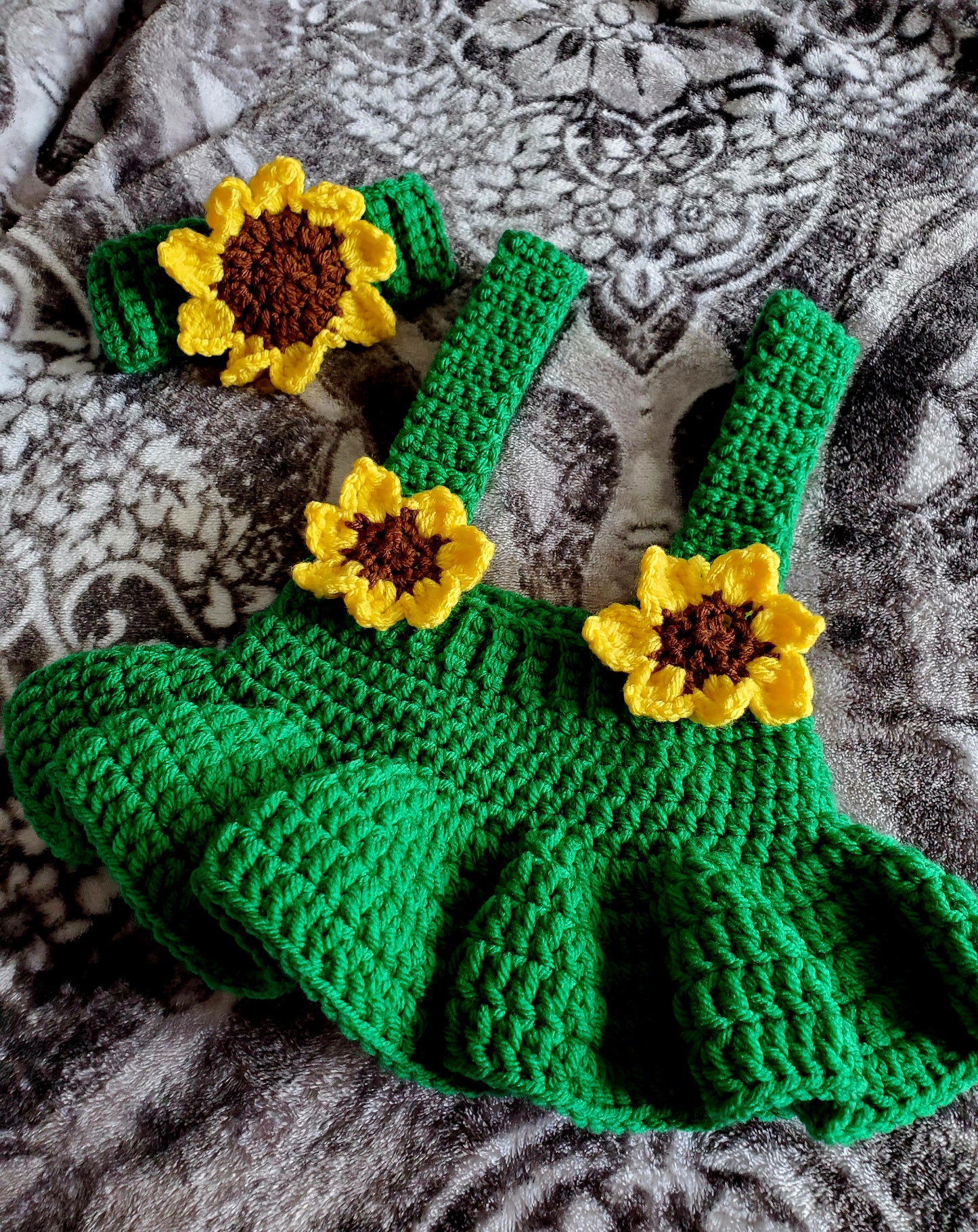 Sunflower overoall Ruffled Skirt with headband