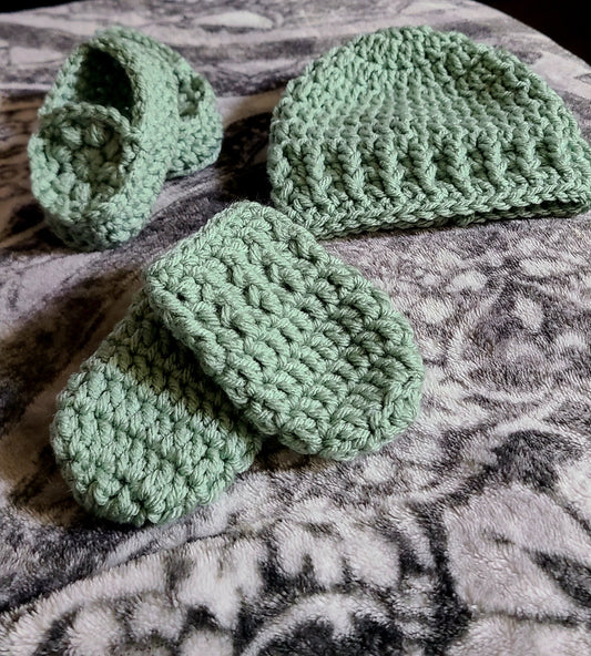 "Pretty lit-tle baby" set